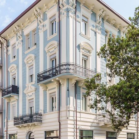 VI Suites Viareggio Bagian luar foto