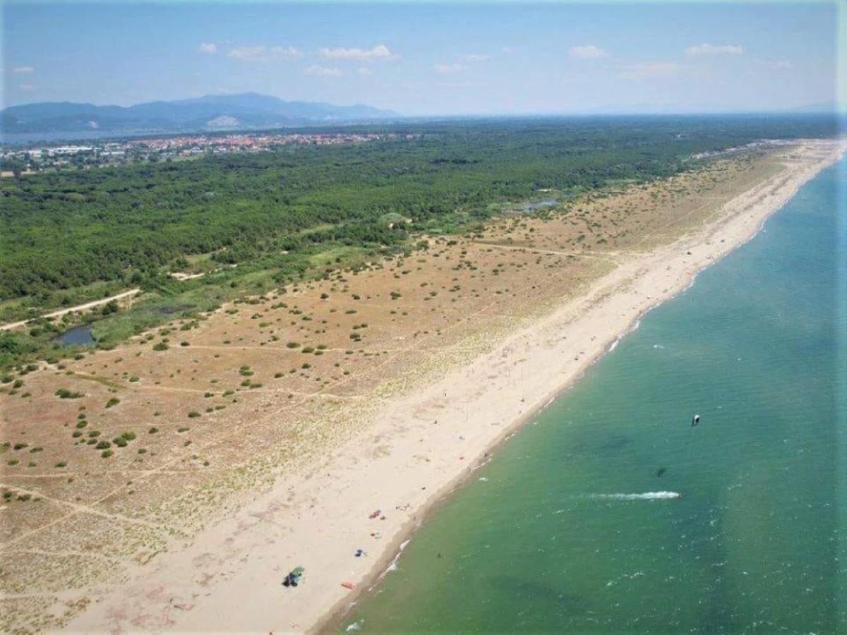 VI Suites Viareggio Bagian luar foto
