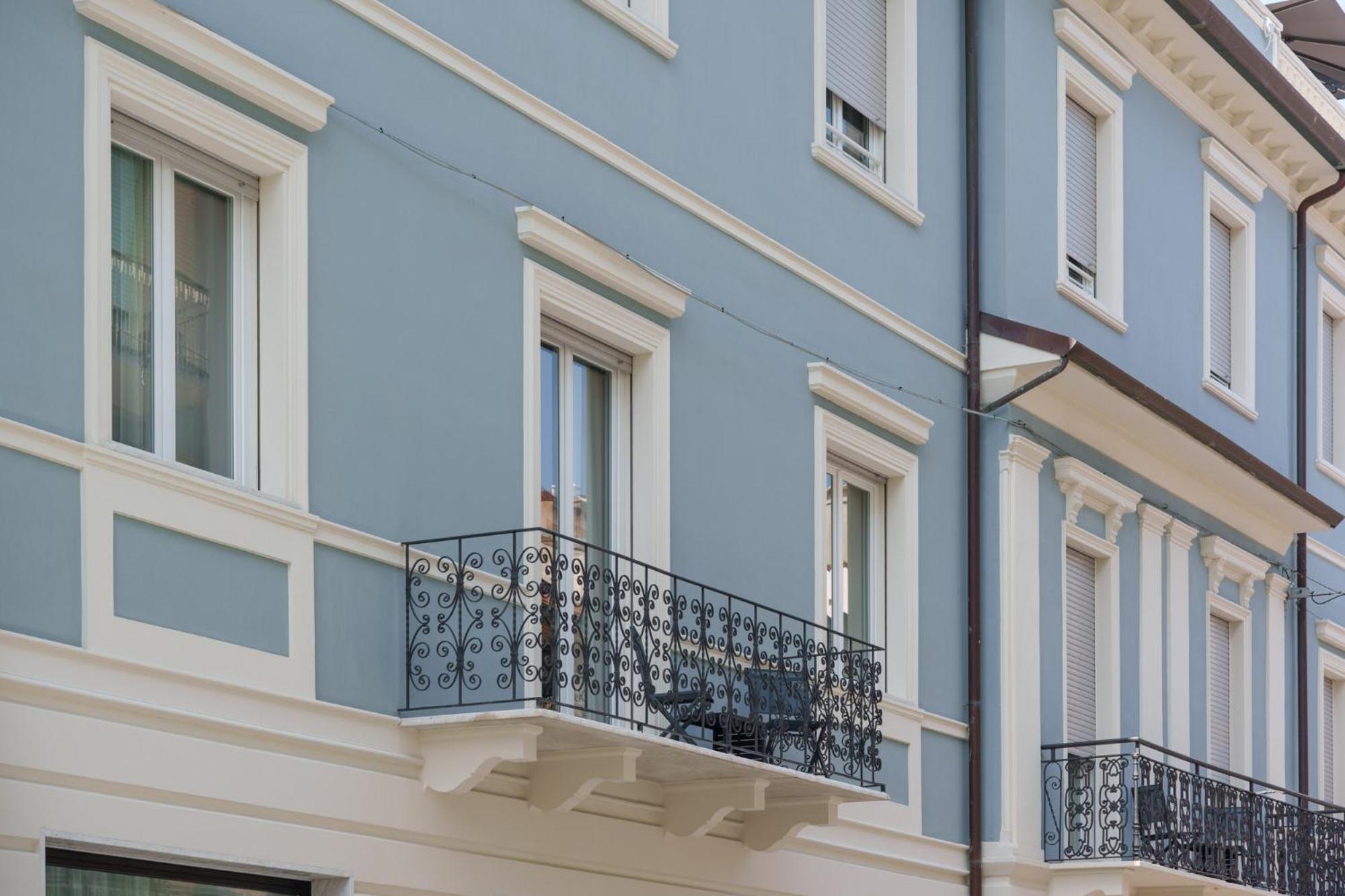 VI Suites Viareggio Bagian luar foto