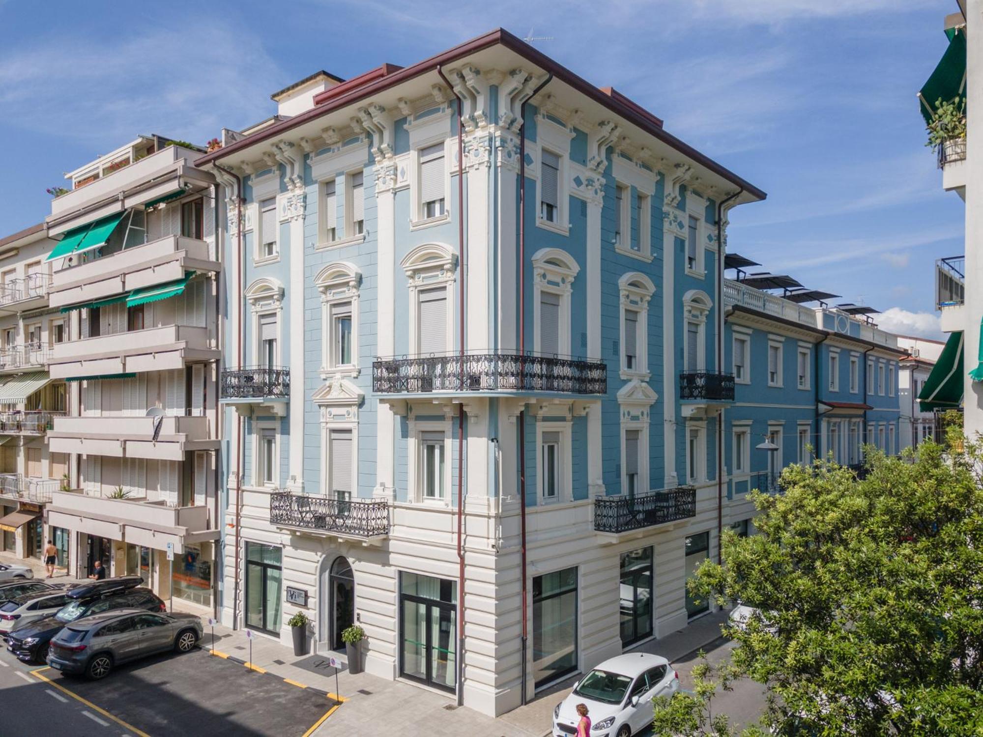VI Suites Viareggio Bagian luar foto