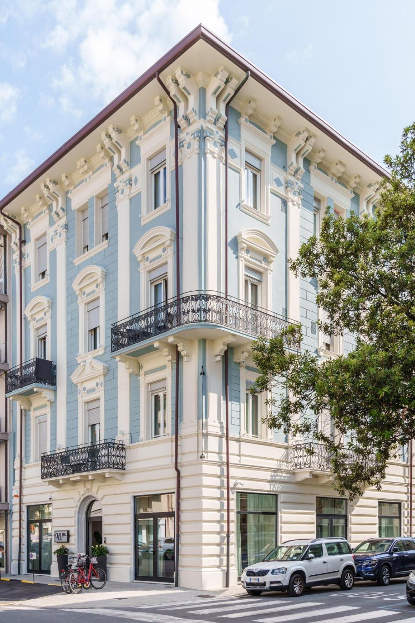 VI Suites Viareggio Bagian luar foto