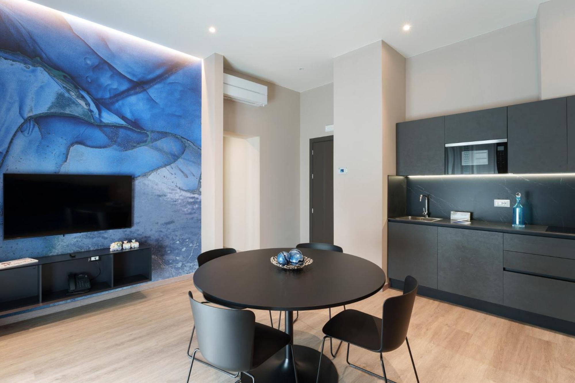 VI Suites Viareggio Bagian luar foto